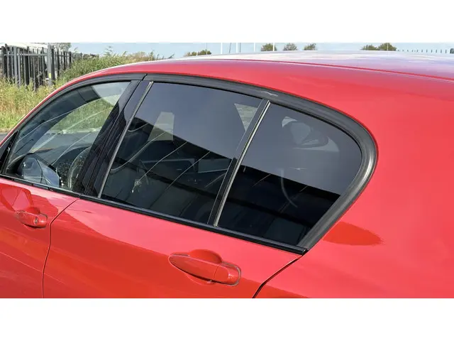 BMW 1 Serie 118i Executive 2018 Benzine 11