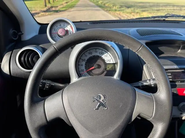 Peugeot 107 1.0 Envy 5 deurs 2012 Airco Led 2012 Benzine 10