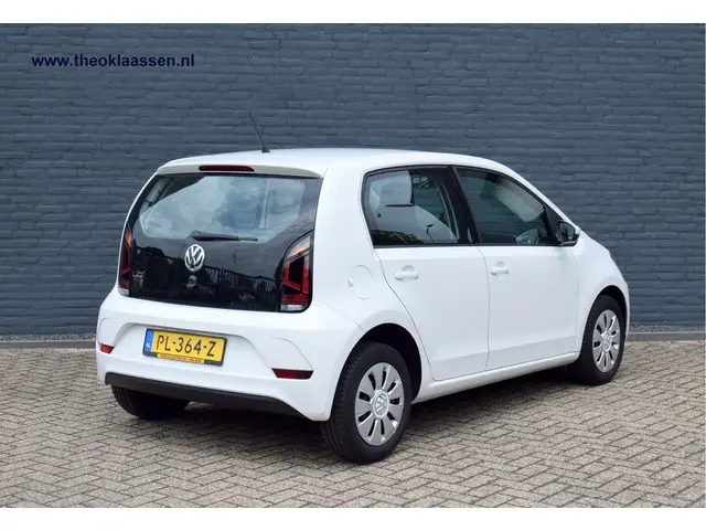 Volkswagen up! 1.0 BMT move up! 2017 Benzine 7
