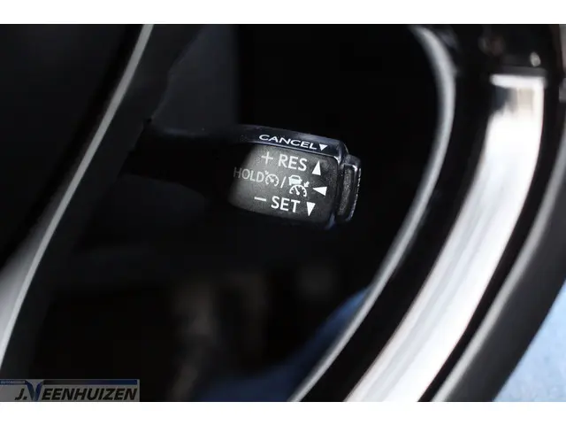 Toyota C-HR 1.8 Hybrid Dynamic 2023 Hybride Benzine 19