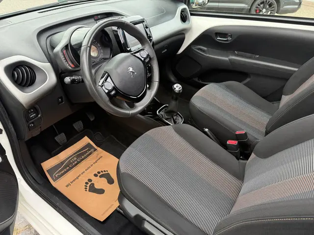 Peugeot 108 1.2 VTi Allure 2014 Benzine 9