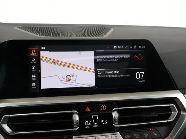 BMW 3 Serie Touring 330i High Executive 2021 Benzine 29