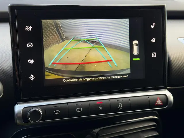 Citroën C4 Cactus 1.2 PureTech Shine 2016 Benzine 14