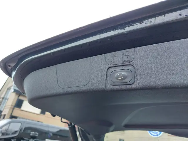 Ford C-MAX 2.0 Hybrid Titanium+ 2015 Hybride Benzine 36