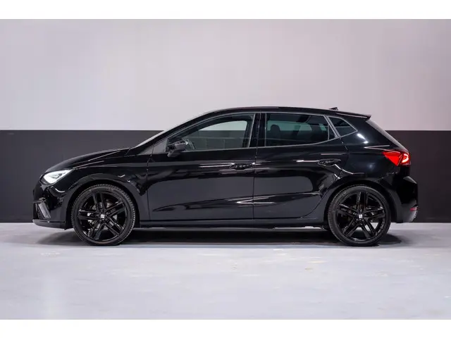 SEAT Ibiza Hatchback FR 1.5 Zwart Pano 2025 Benzine 7