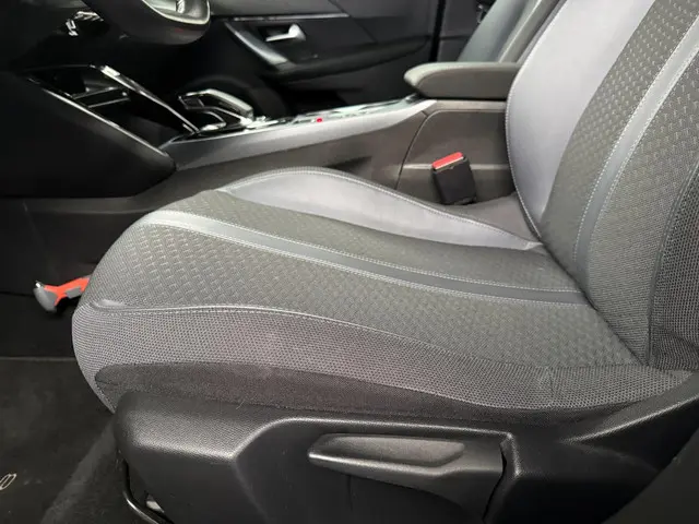 Peugeot e-2008 EV Allure 50 kWh 2020 Elektrisch 8