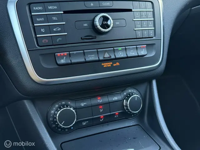 Mercedes-Benz CLA Shooting Brake 180 2015 Benzine 37
