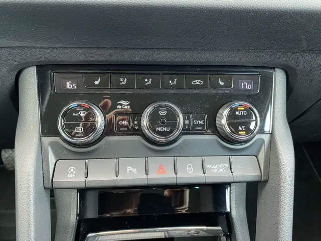 Škoda Karoq 1.5 TSI ACT Business Edition 2021 Benzine 24