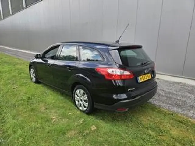 Ford Focus Wagon 1.0 EcoBoost Trend 2013 Benzine 2