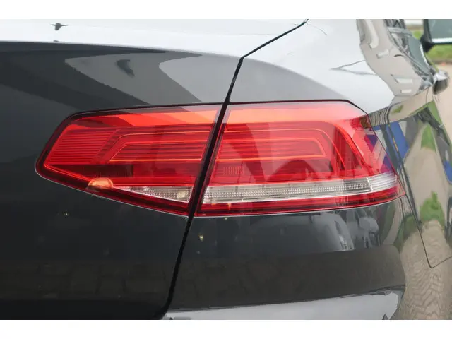 Volkswagen Passat 2.0 TDI Business Edition R 2018 Diesel 9