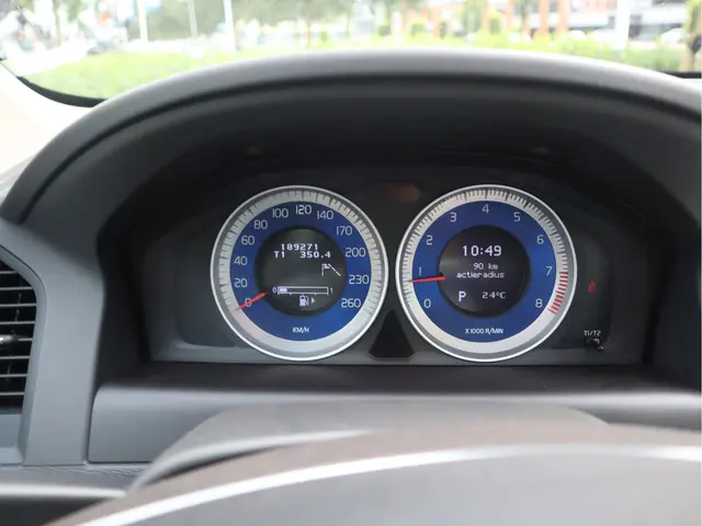 Volvo XC60 2.0 T5 R-Design 2013 Benzine 25