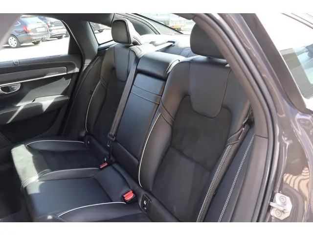 Volvo S90 2.0 B4 R-Design 2022 Benzine 22