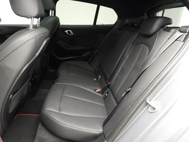 BMW 1 Serie 5-deurs 128ti 2024 Benzine 7