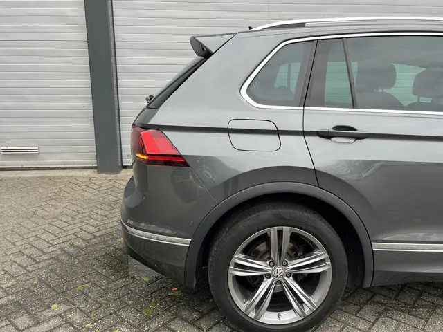 Volkswagen Tiguan 1.5 TSI ACT Highline 2020 Benzine 37