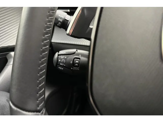 Peugeot 2008 1.2T 130pk Automaat Allure 2024 Benzine 22