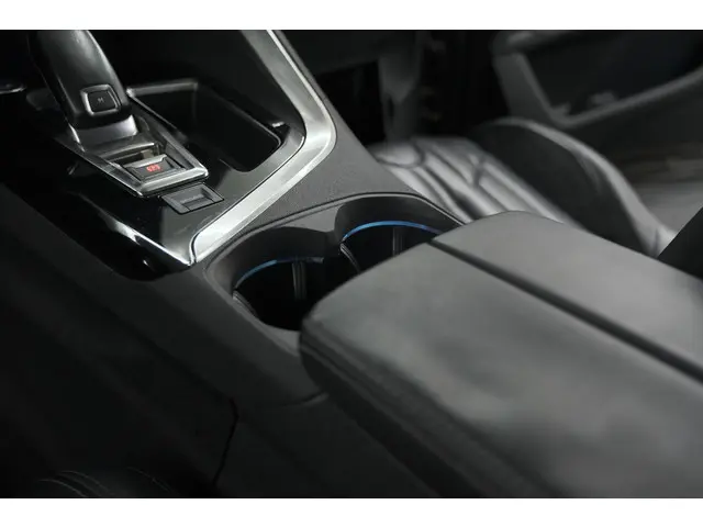 Peugeot 3008 PureTech 130 EAT6 Allure 2017 Benzine 43