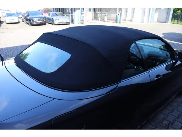 BMW 2 Serie Cabrio 220i M Sport 2015 Benzine 11