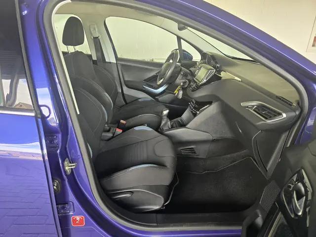 Peugeot 208 1.4 VTi Allure 2012 Benzine 15