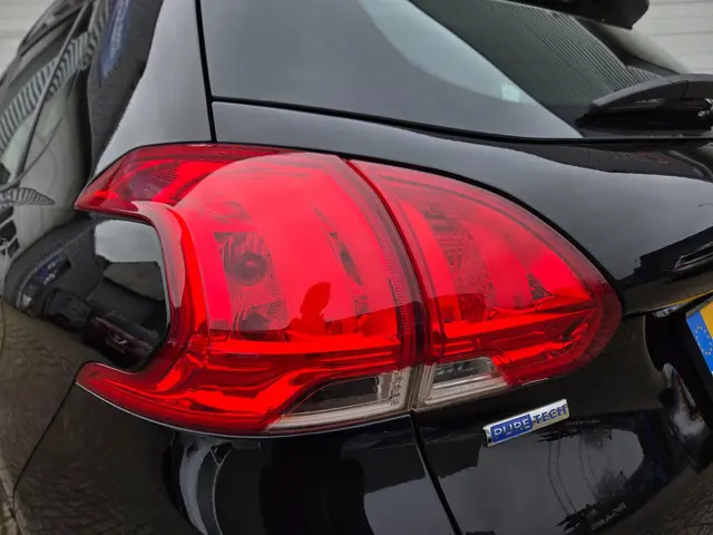 Peugeot 2008 1.2 PureTech Active 2015 Benzine 11