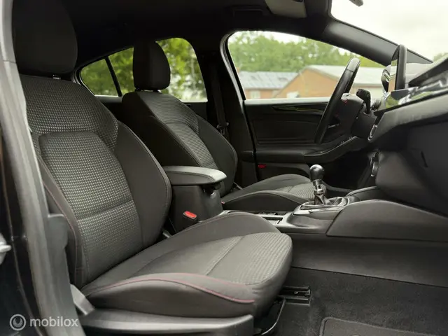 Ford Focus 1.0 EcoBoost ST Line | Carplay | PDC | 2020 Benzine 28