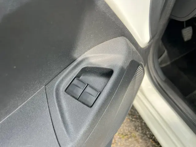 Toyota Aygo 1.0 VVT-i x-play | Cruise + Airco 2014 Benzine 14