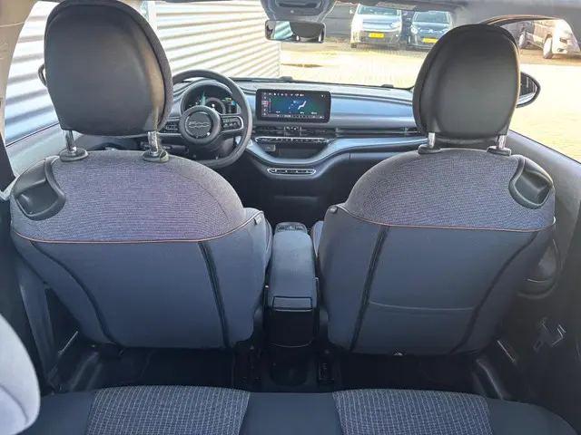 Fiat 500e La Prima 42 kWh 2022 Elektrisch 5