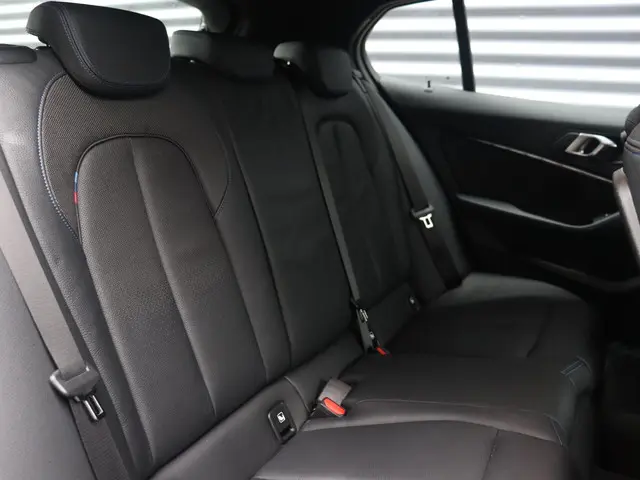 BMW 1 Serie 5-deurs 116i 2022 Benzine 10