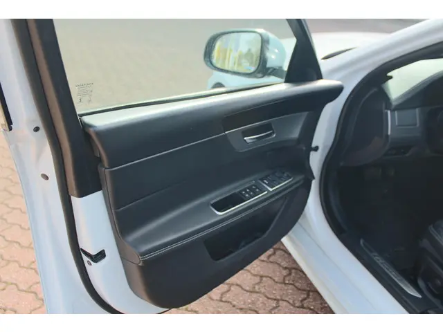 Jaguar XF Sportbrake 2.0d R-Sport 2017 Diesel 13