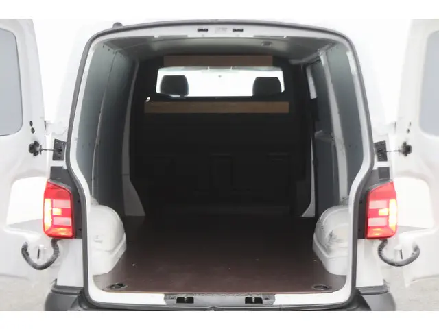 Volkswagen Transporter 2.0 TDI DSG L1H1 2017 Diesel 15