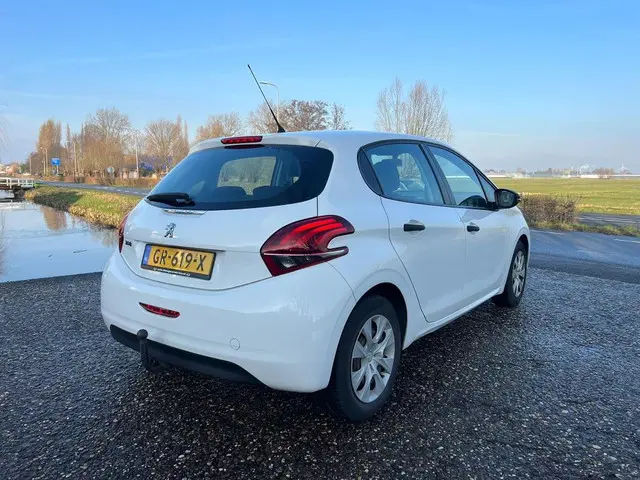 Peugeot 208 1.0 PureTech Access 2015 Benzine 4