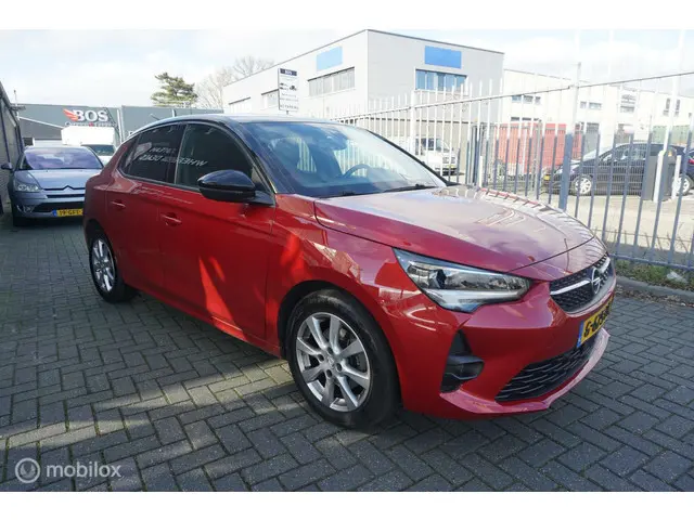 Opel Corsa 1.2 GS Line ( WEINIG KM! ) 2019 Benzine 4