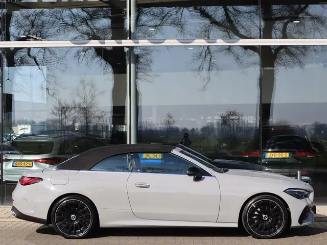 Mercedes-Benz CLE Cabriolet 200 AMG Line 2024 Benzine 8