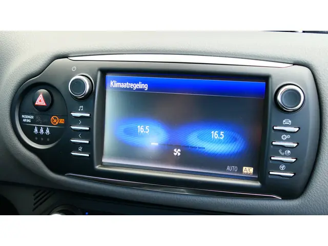 Toyota Yaris 1.5 Hybrid Active 2019 Hybride Benzine 16