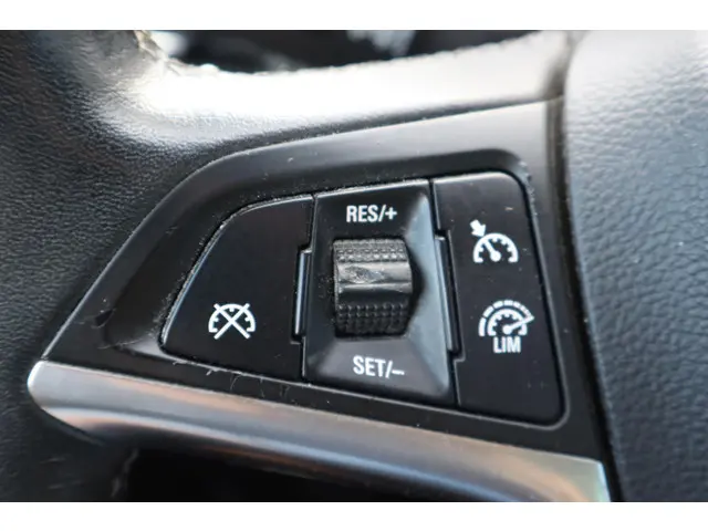 Opel Zafira Tourer 1.4 Cosmo 2012 Benzine 24