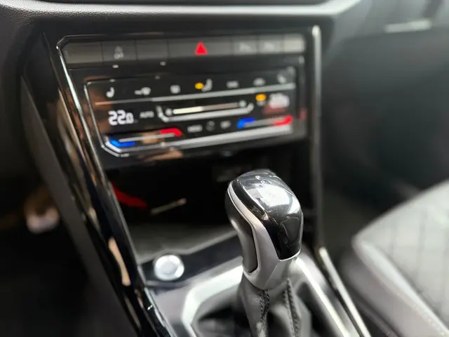 Volkswagen T-Roc 1.5 TSI R-Line 2023 Benzine 13