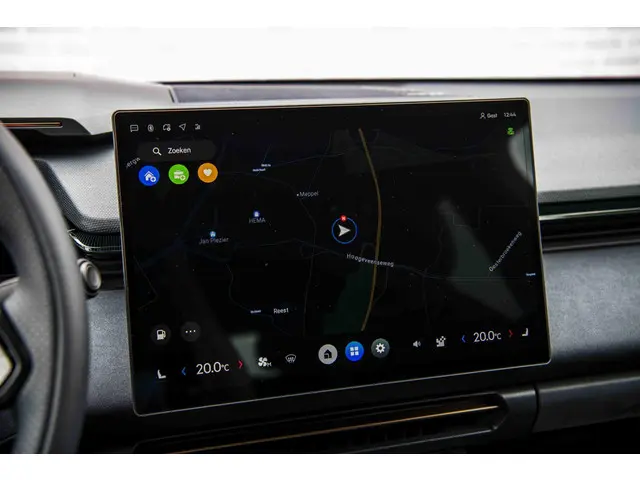 Lynk & Co 08 1.5 More 2025 Hybride Benzine 24