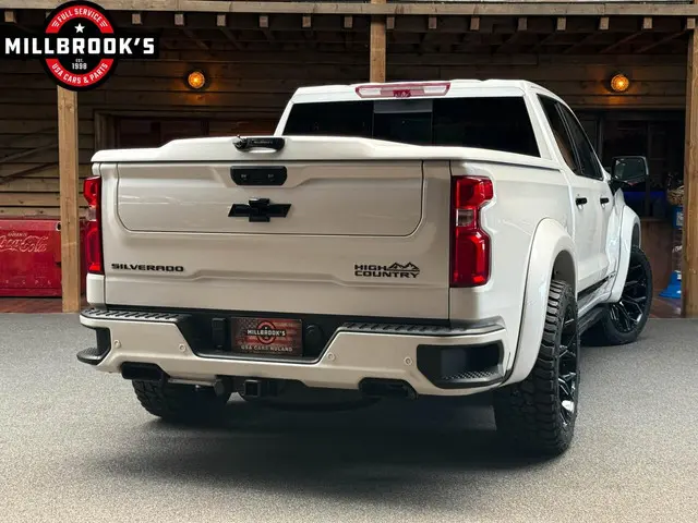 Chevrolet Silverado High Country 2024 LPG/Gas 10