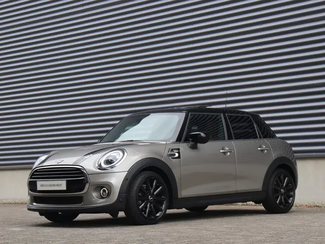 MINI 5-Deurs Cooper 2020 Benzine 35