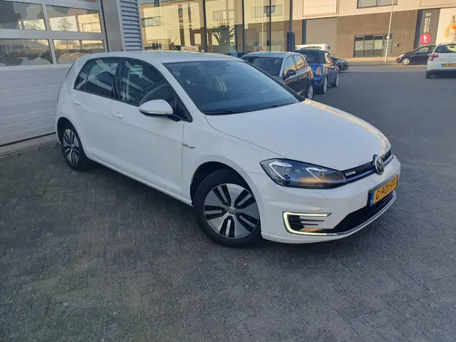 Volkswagen e-Golf E-Golf 2019 Elektrisch 11