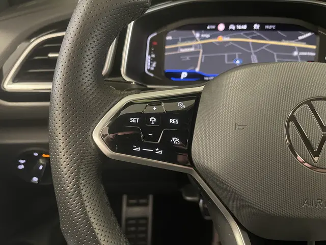 Volkswagen T-Roc Cabrio 1.5 TSI R-Line 2022 Benzine 25