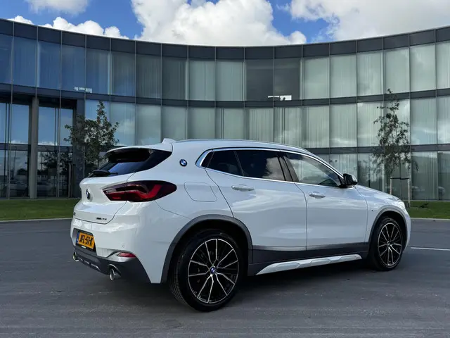 BMW X2 sDrive20i High Executive 2023 Benzine 2