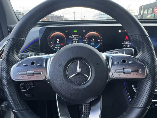Mercedes-Benz EQC 400 4MATIC AMG 2021 Elektrisch 15