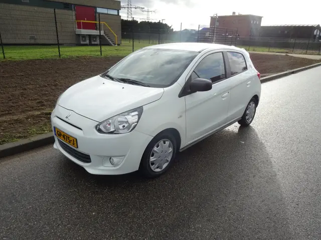 Mitsubishi Space Star 1.0 Bright 2015 Benzine