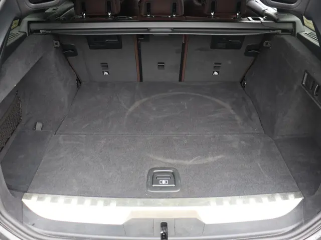 BMW 3 Serie Touring 330e 2024 Hybride Benzine 12