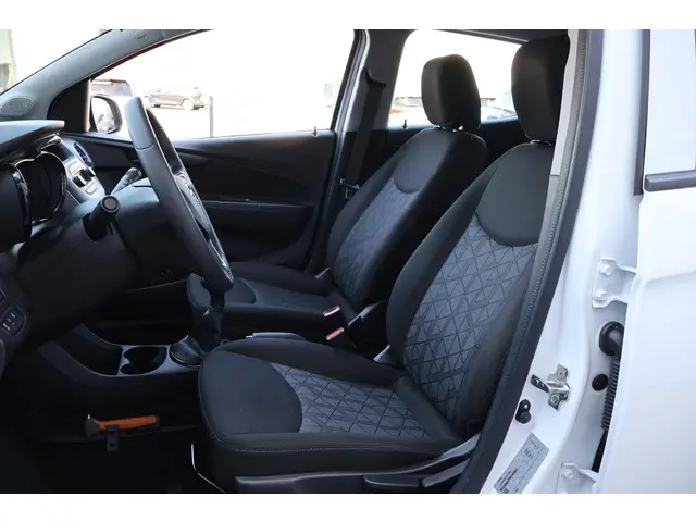 Opel KARL 1.0 ecoFLEX 120 Jaar Edition 2019 Benzine 8