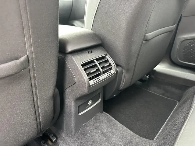 Citroën C4 1.2 Hybrid 145 PK Max 2025 Hybride Benzine 30