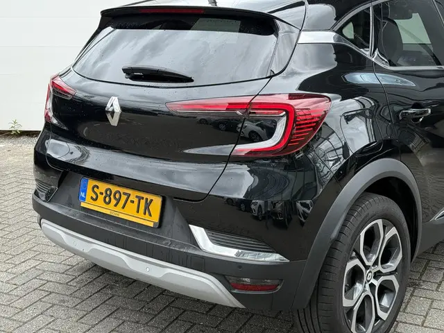 Renault Captur 1.3 140 techno 2023 Benzine 15