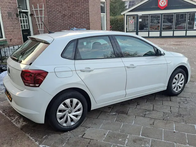 Volkswagen Polo 1.0 TSI Comfortline 2021 Benzine 3