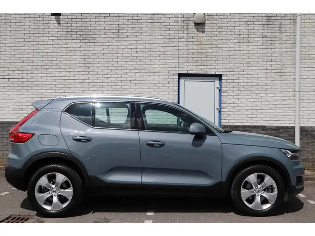 Volvo XC40 2.0 B4 Momentum Business 2022 Benzine 10