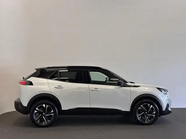 Peugeot 2008 1.2 PureTech 130 GT 2023 Benzine 6